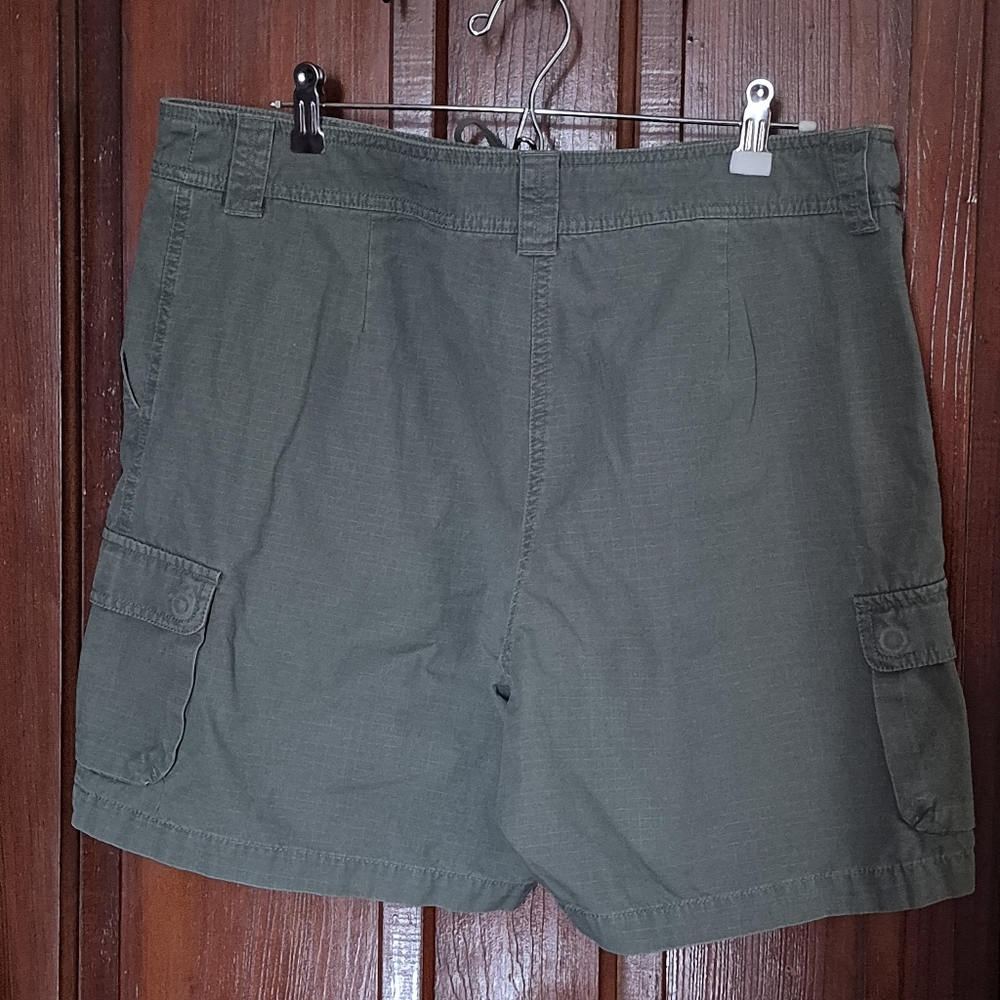 Jones New York Sport Army Green Shorts Size 14 - Picture 7 of 7